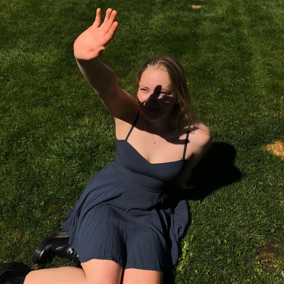 Meet your Posher, Lindsay - Picture 1 of 2